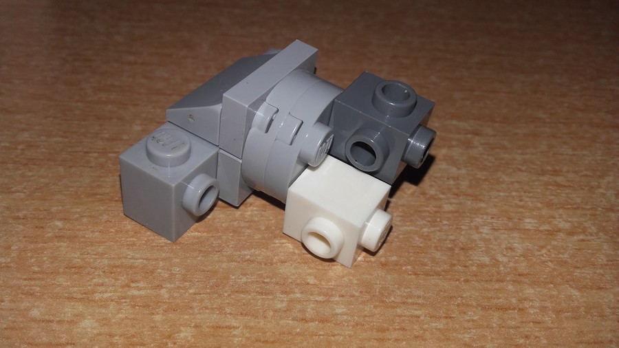 Lego R2-D2 :)