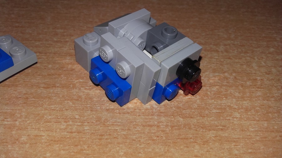 Lego R2-D2 :)