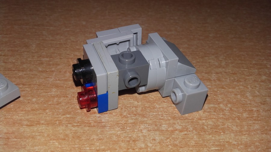 Lego R2-D2 :)