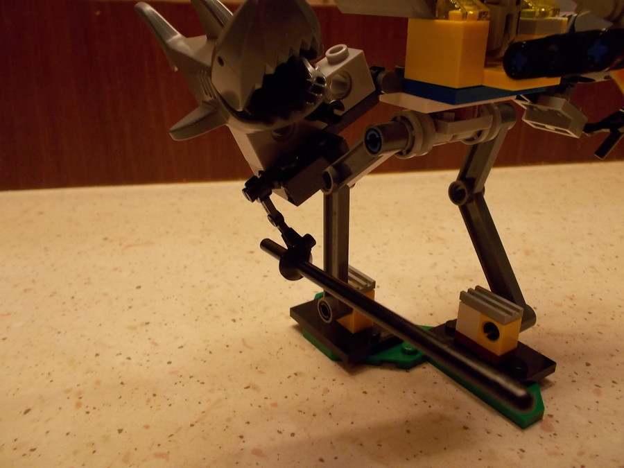 Kétéltű robot