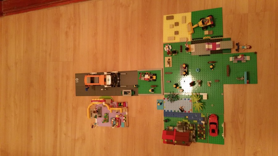LEGO figurák vidám reggelei