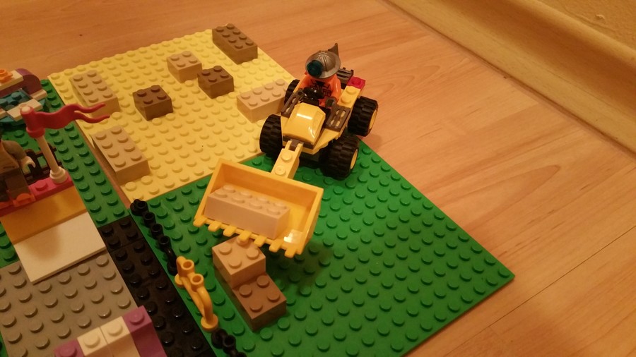 LEGO figurák vidám reggelei