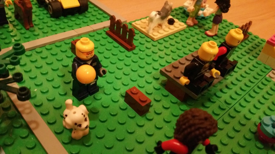 LEGO figurák vidám reggelei