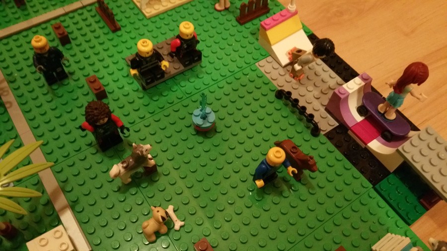 LEGO figurák vidám reggelei