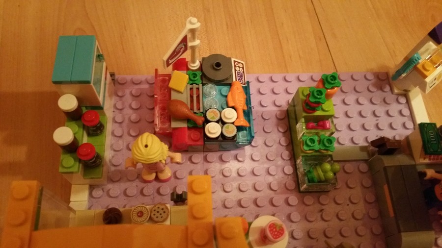 LEGO figurák vidám reggelei