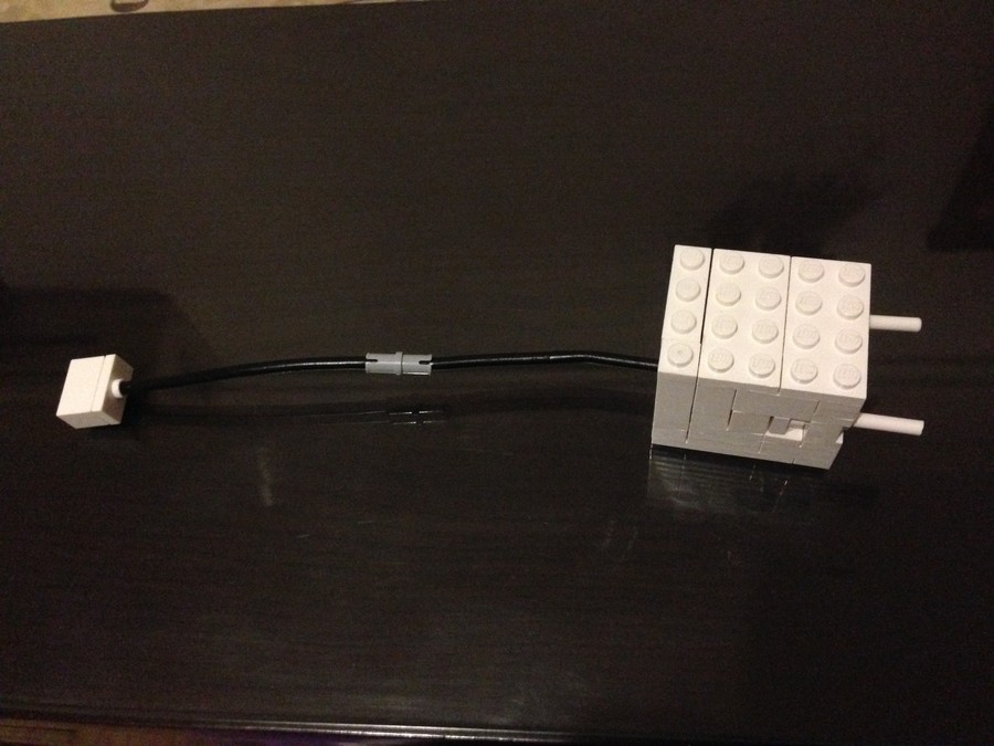 iPhone 4 töltővel és konnektorral
