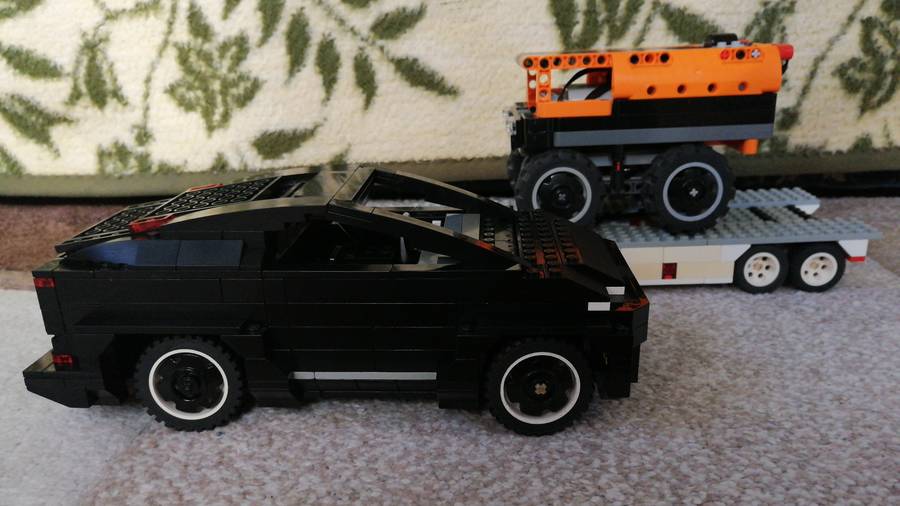 TESLA CYBERTURCK