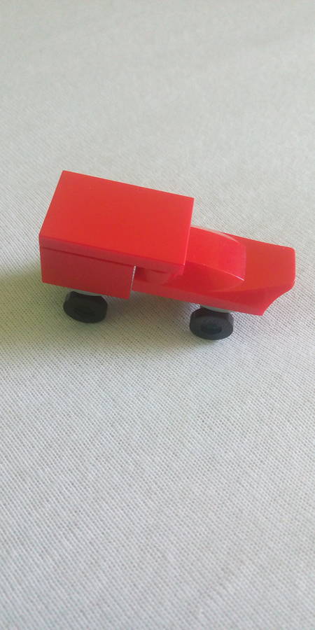 Microscale versenykocsi