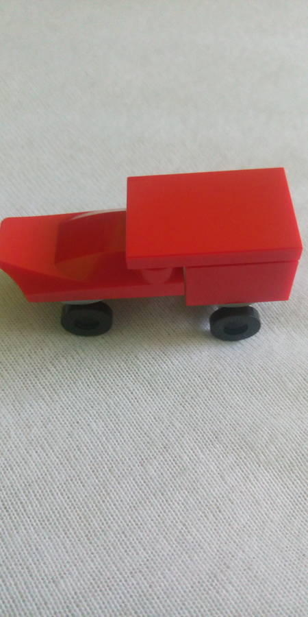 Microscale versenykocsi