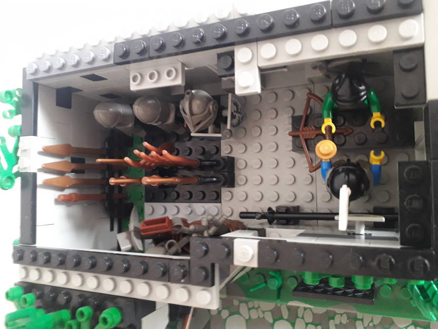 Középkori fegyverbolt