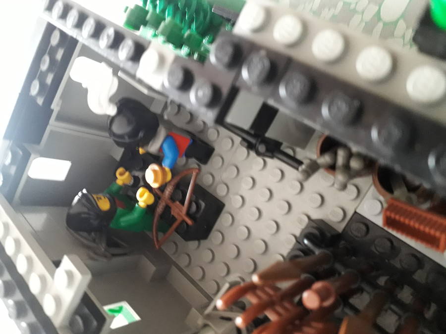 Középkori fegyverbolt