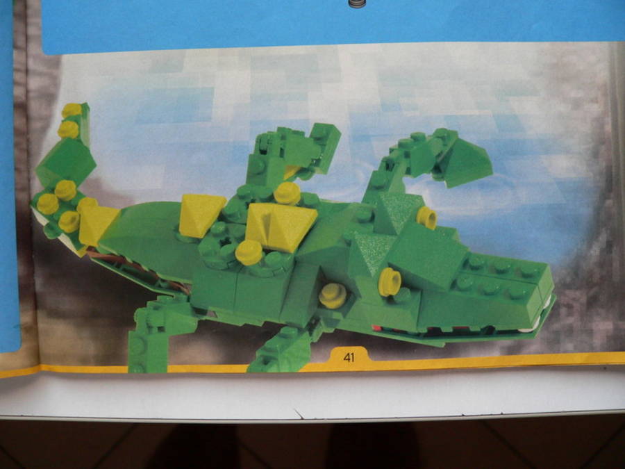Designer Set 4101: óriás pók szitakötővel és krokodillal kiegészítve
