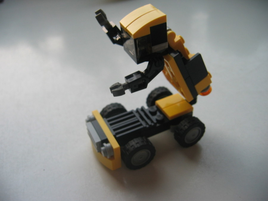 Creator 31041 robot teherautó MOC
