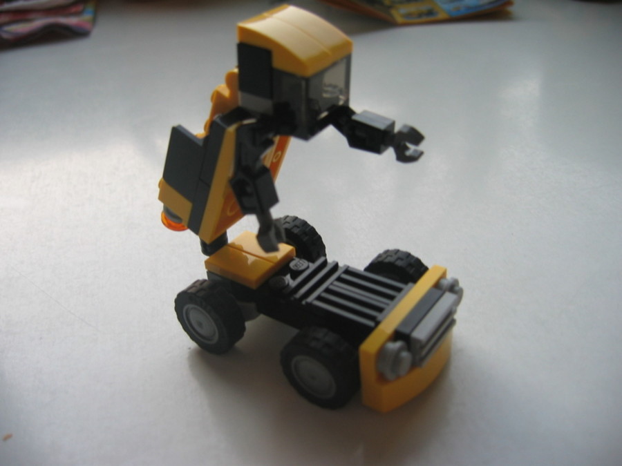 Creator 31041 robot teherautó MOC