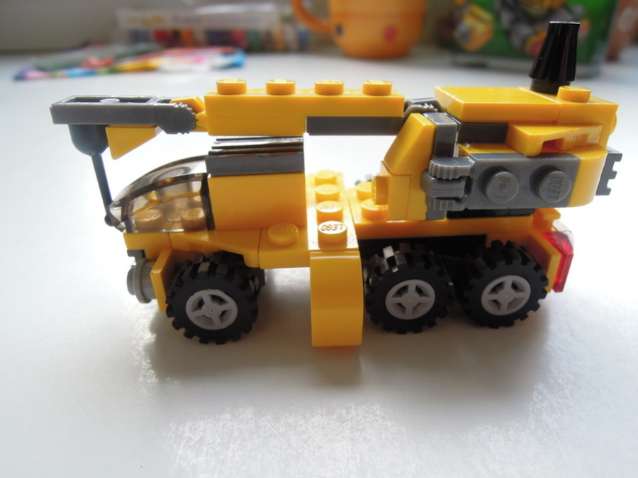 Creator 4915 mobil daru MOC