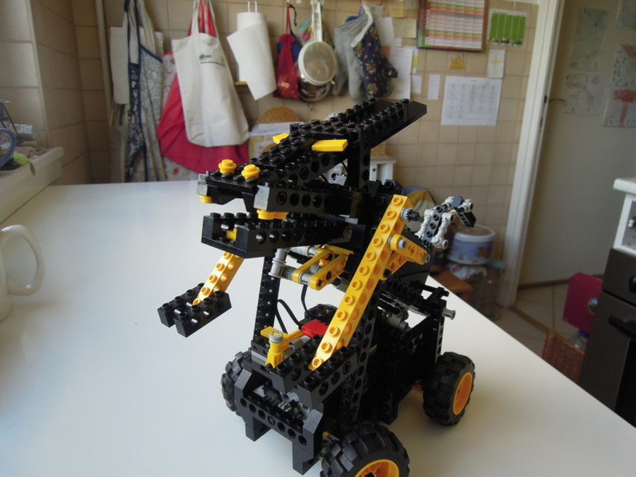 Technic 8082: trójai fanyúl