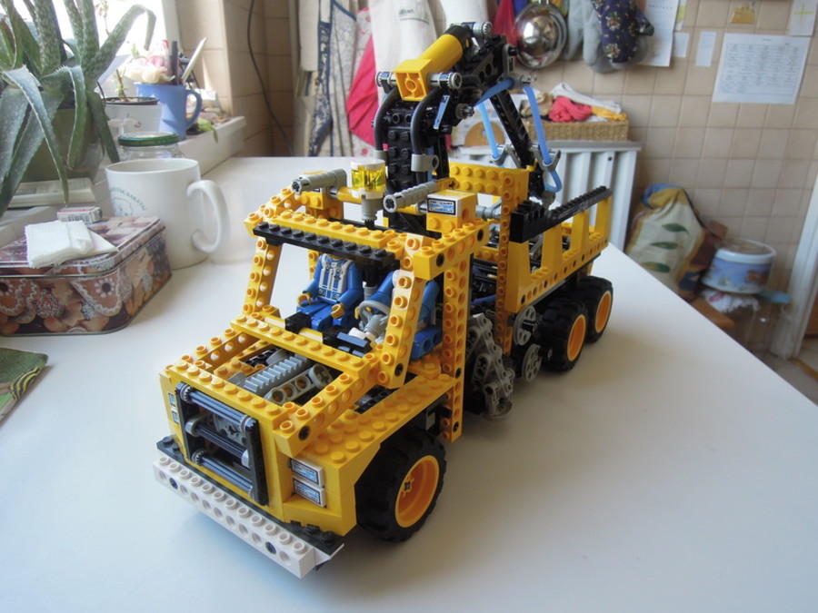 Technic 8460 B modell MOD, pneumatikus rönkrakodó teherautó