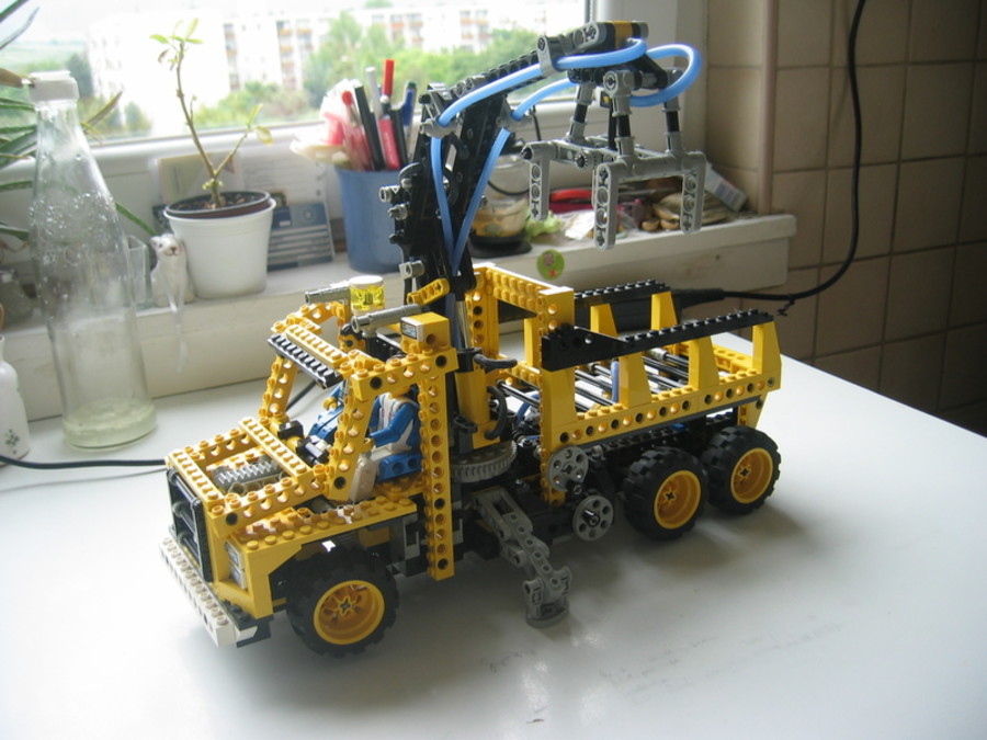 Technic 8460 B modell MOD, pneumatikus rönkrakodó teherautó