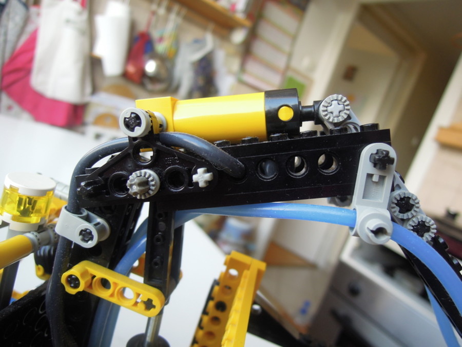 Technic 8460 B modell MOD, pneumatikus rönkrakodó teherautó