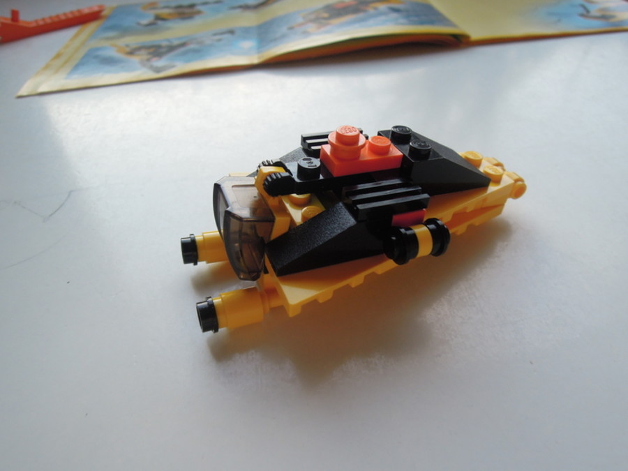 Designer Set 4505: két komoly kutató búvárhajó