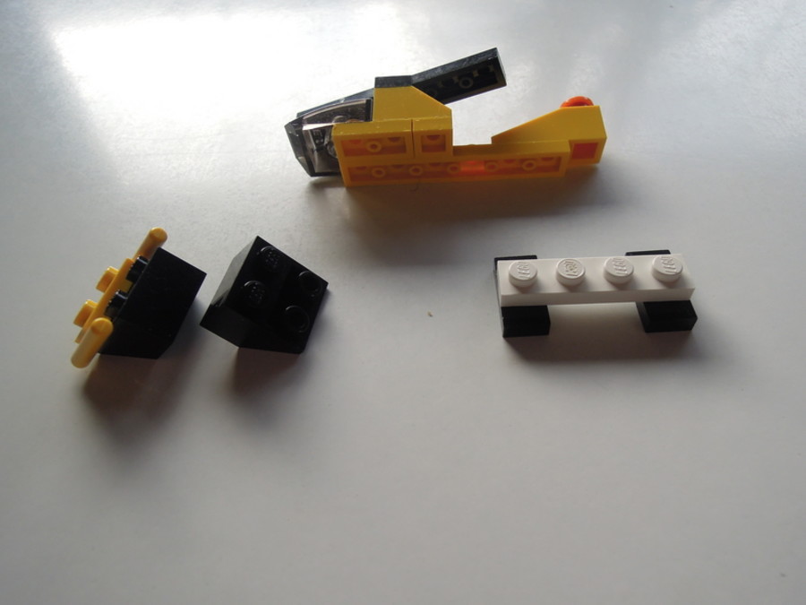 Designer Set 4505: kutatóhajó merülő kabinnal és helikopterrel