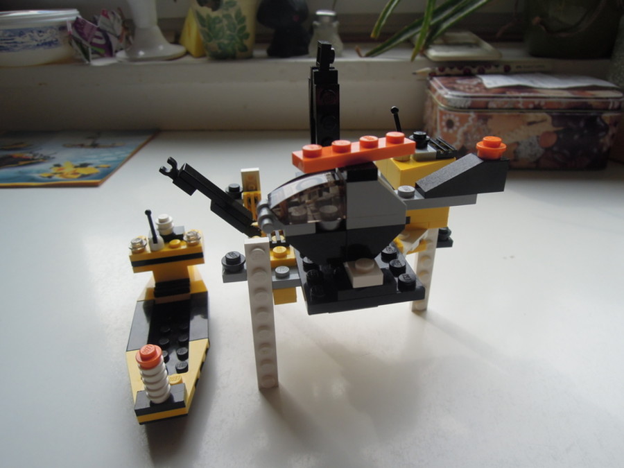 Designer Set 4505: olajfúró torony tankerrel és helikopterrel