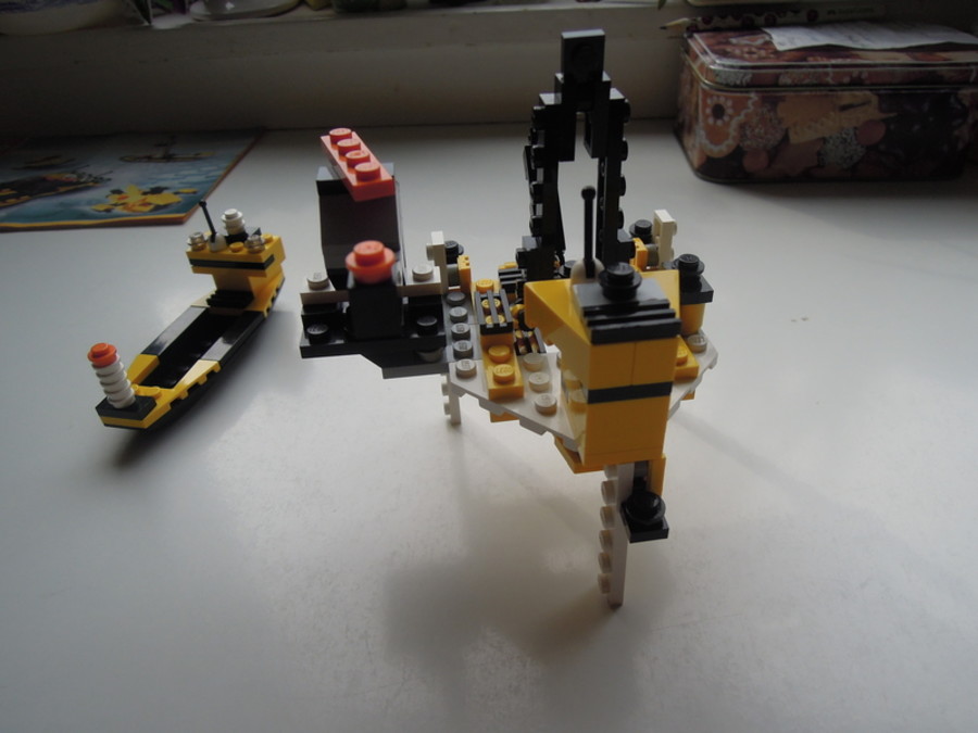 Designer Set 4505: olajfúró torony tankerrel és helikopterrel