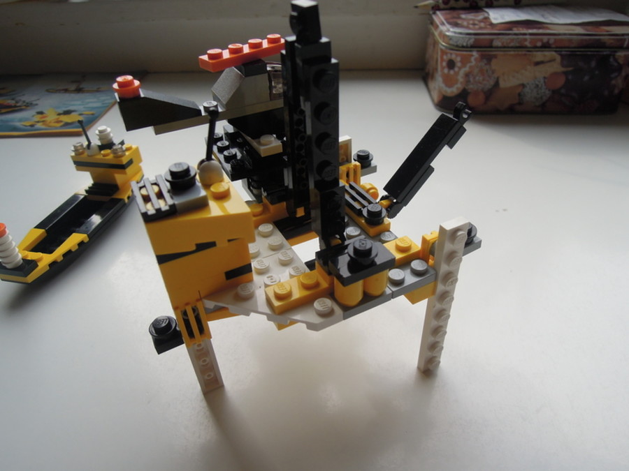 Designer Set 4505: olajfúró torony tankerrel és helikopterrel