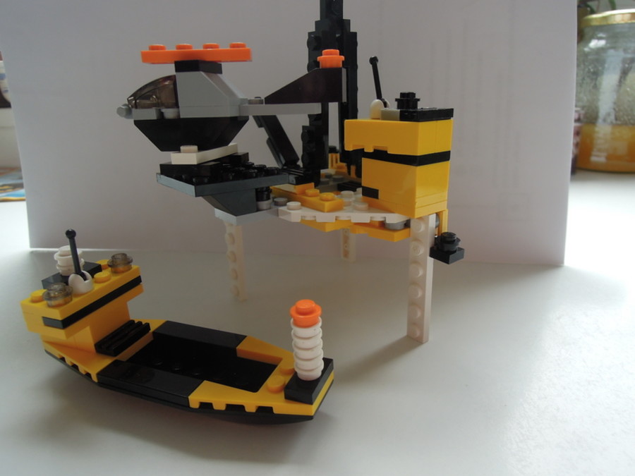 Designer Set 4505: olajfúró torony tankerrel és helikopterrel