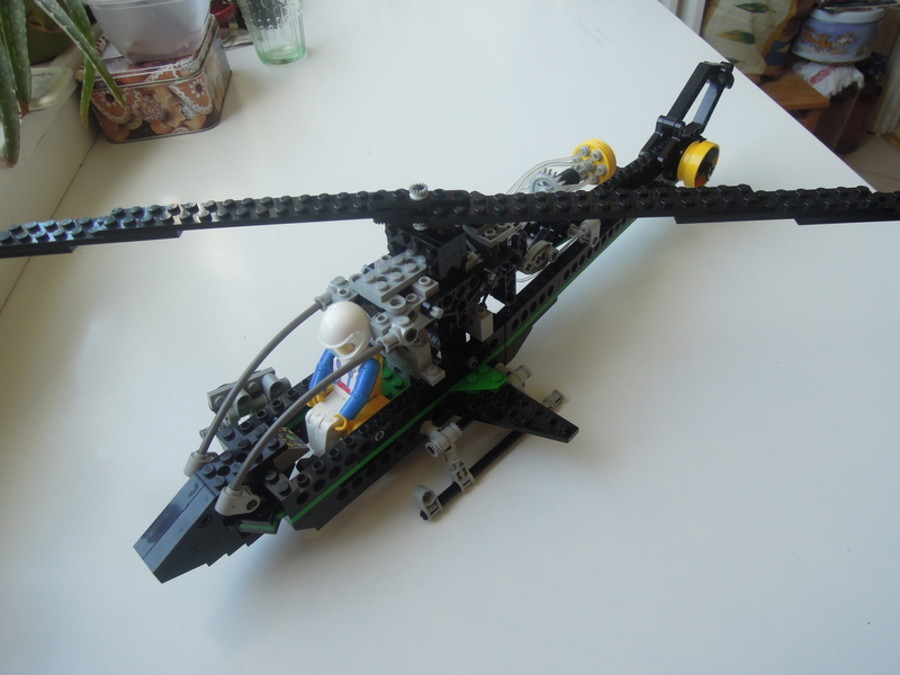 Technic 8456: helikopter (fiber optic, motorizált)