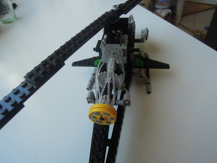 Technic 8456: helikopter (fiber optic, motorizált)