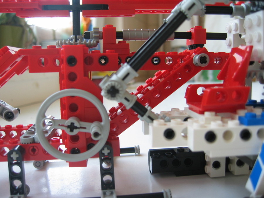 Technic 8824 v 8032 helikopter