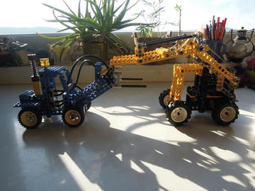 Technic 8074 v 8042: targonca