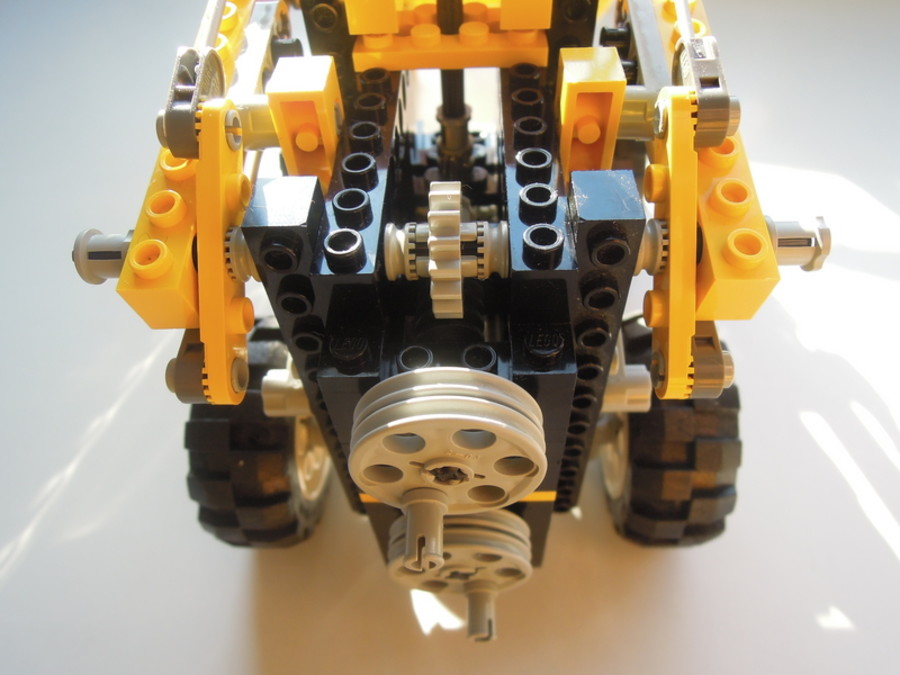 Technic 8074 v 8042: targonca