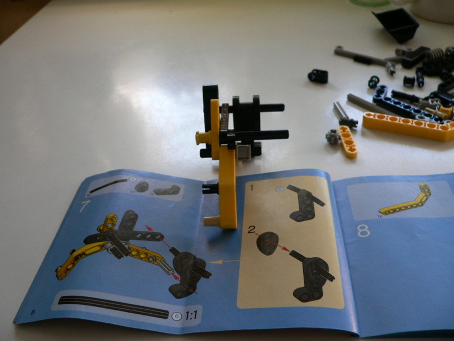 Technic 8418: B Mini Loader