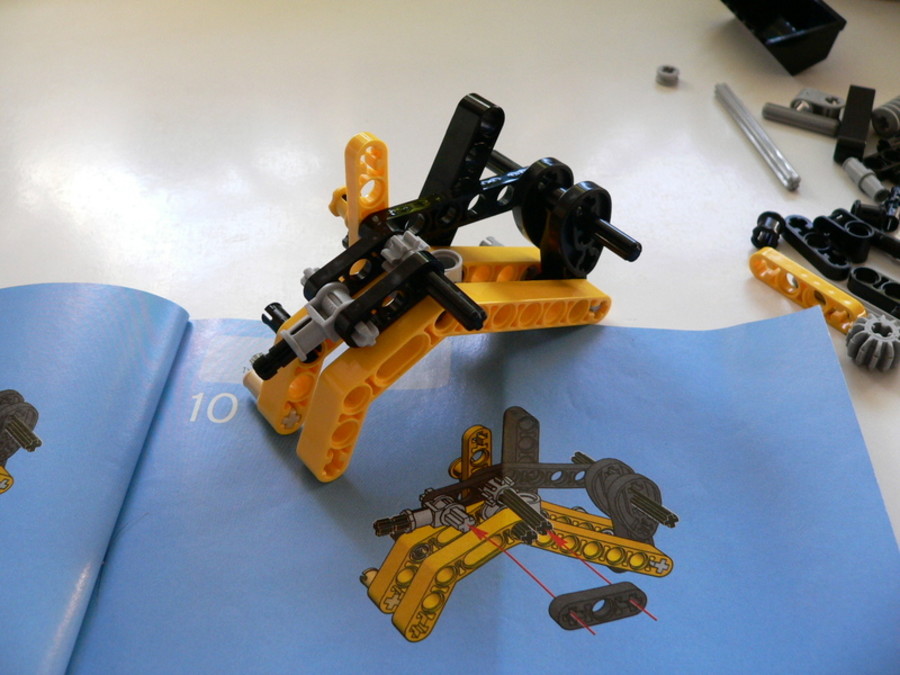 Technic 8418: B Mini Loader