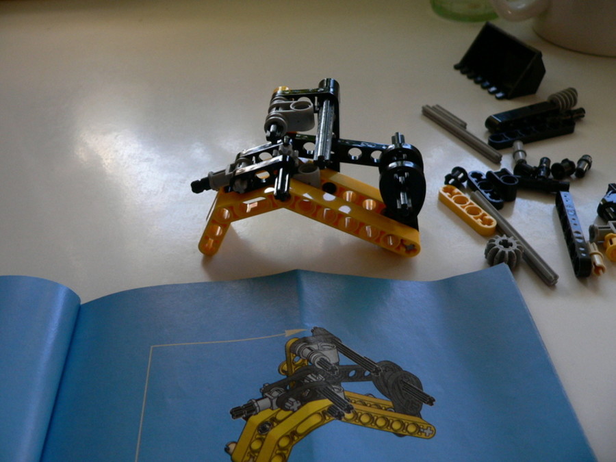 Technic 8418: B Mini Loader