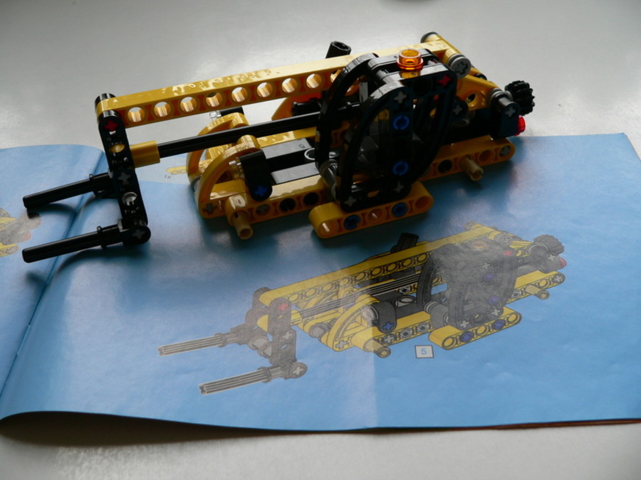 Technic 8045: Mini Telehandler