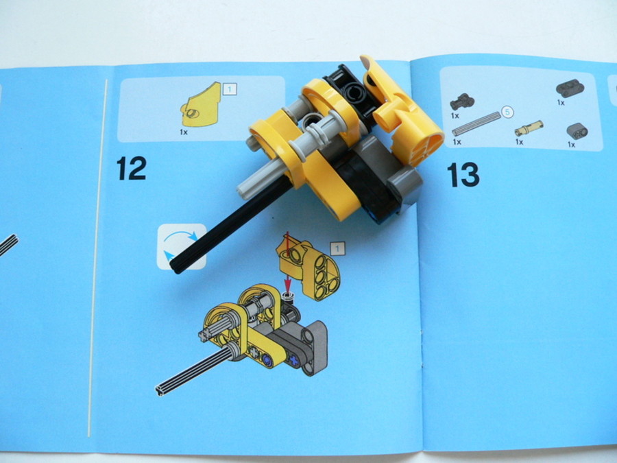 Technic 8045: oldalkocsis motor