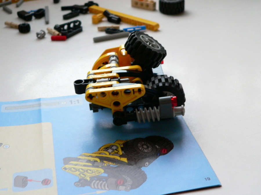 Technic 8045: oldalkocsis motor