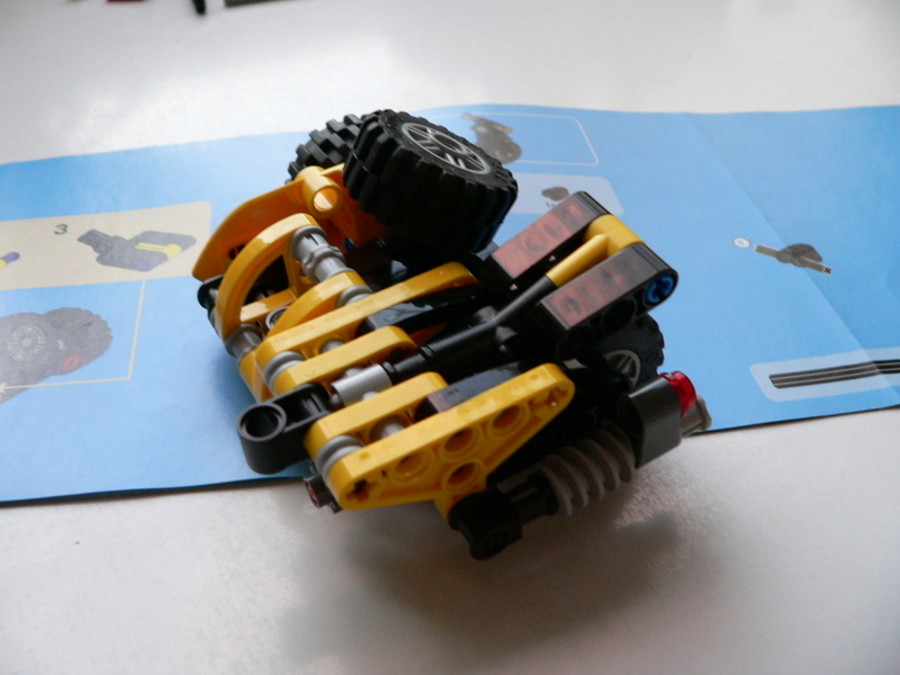 Technic 8045: oldalkocsis motor