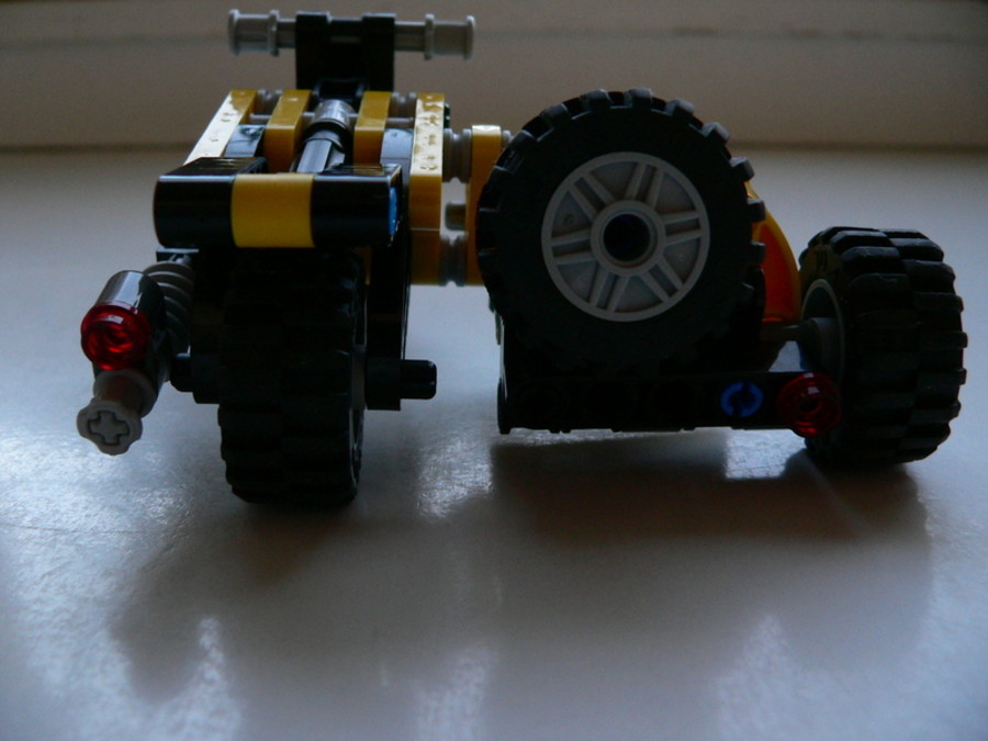 Technic 8045: oldalkocsis motor