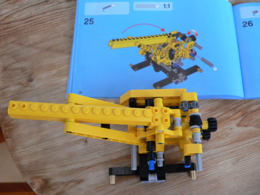 Technic 9391: Lánctalpas daru