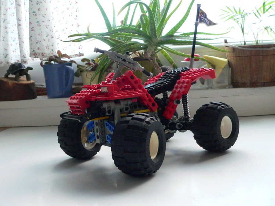 Technic 8858: Quad