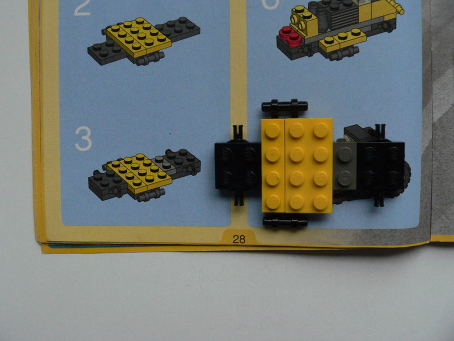 Designer Set 4096: két szörny versenyautó