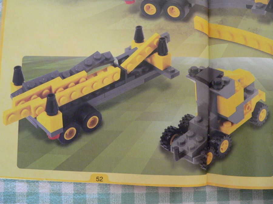 Designer Set 4096: csőrös kamion hosszú vontatmánnyal