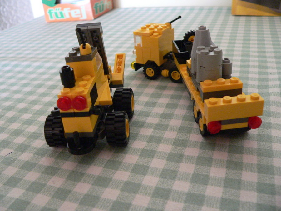 Designer Set 4096: európai kamion targoncával
