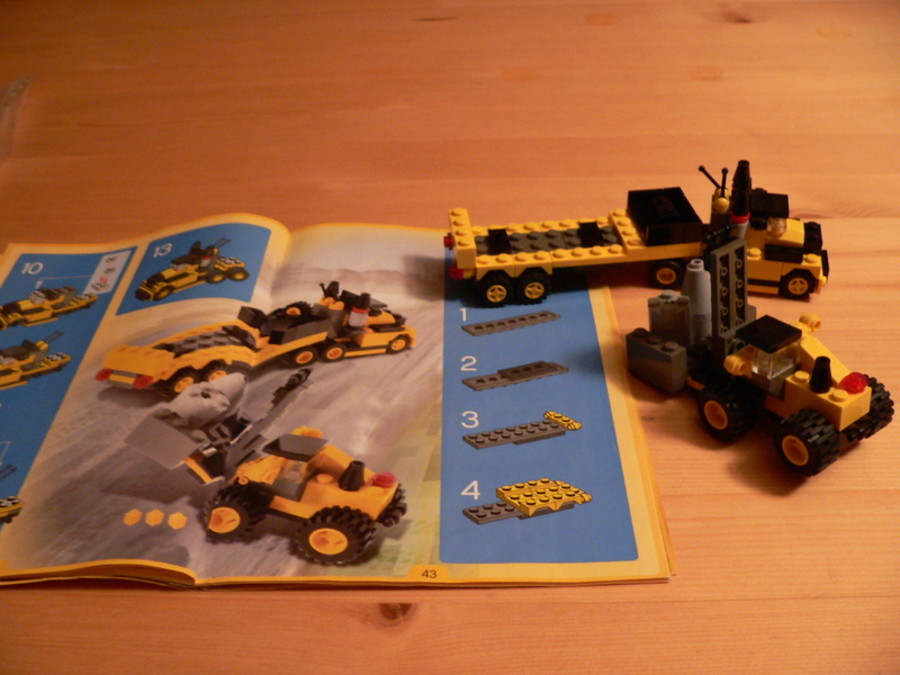 Designer Set 4096: profi csőrös vontatmányos kamion targoncával