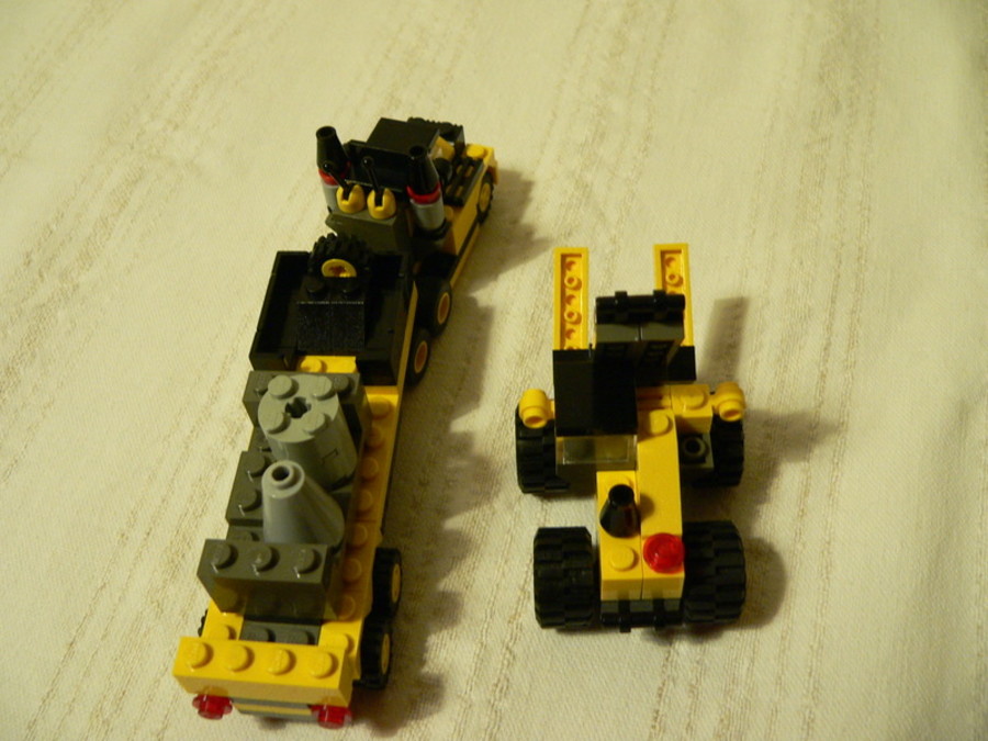 Designer Set 4096: profi csőrös vontatmányos kamion targoncával