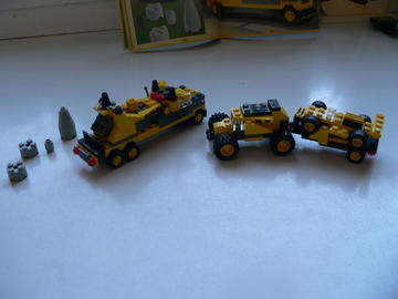 Designer Set 4096: A F1 trailer és a kukásautó találkozása